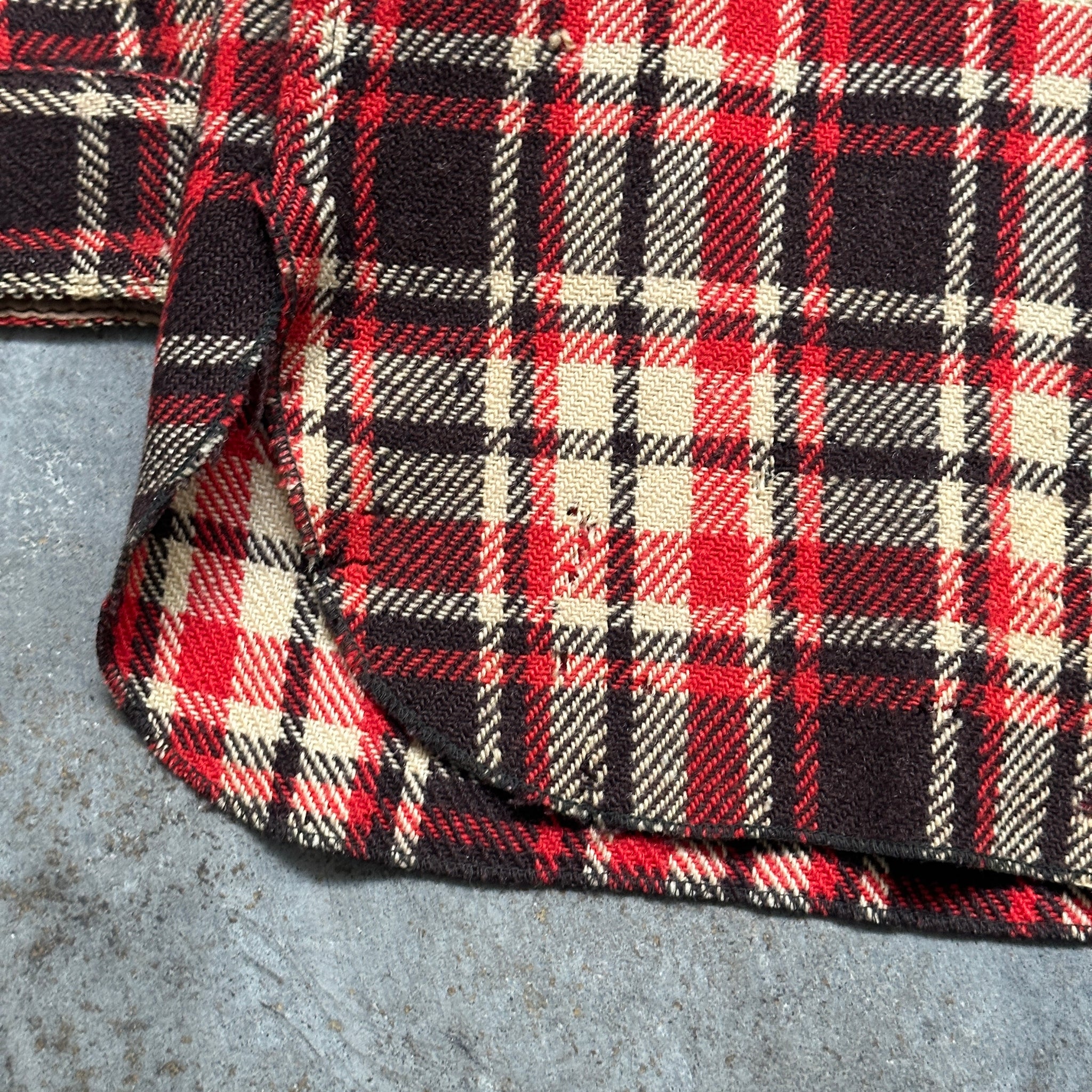 1950s Red Plaid Zipped Wool Flannel (XL)