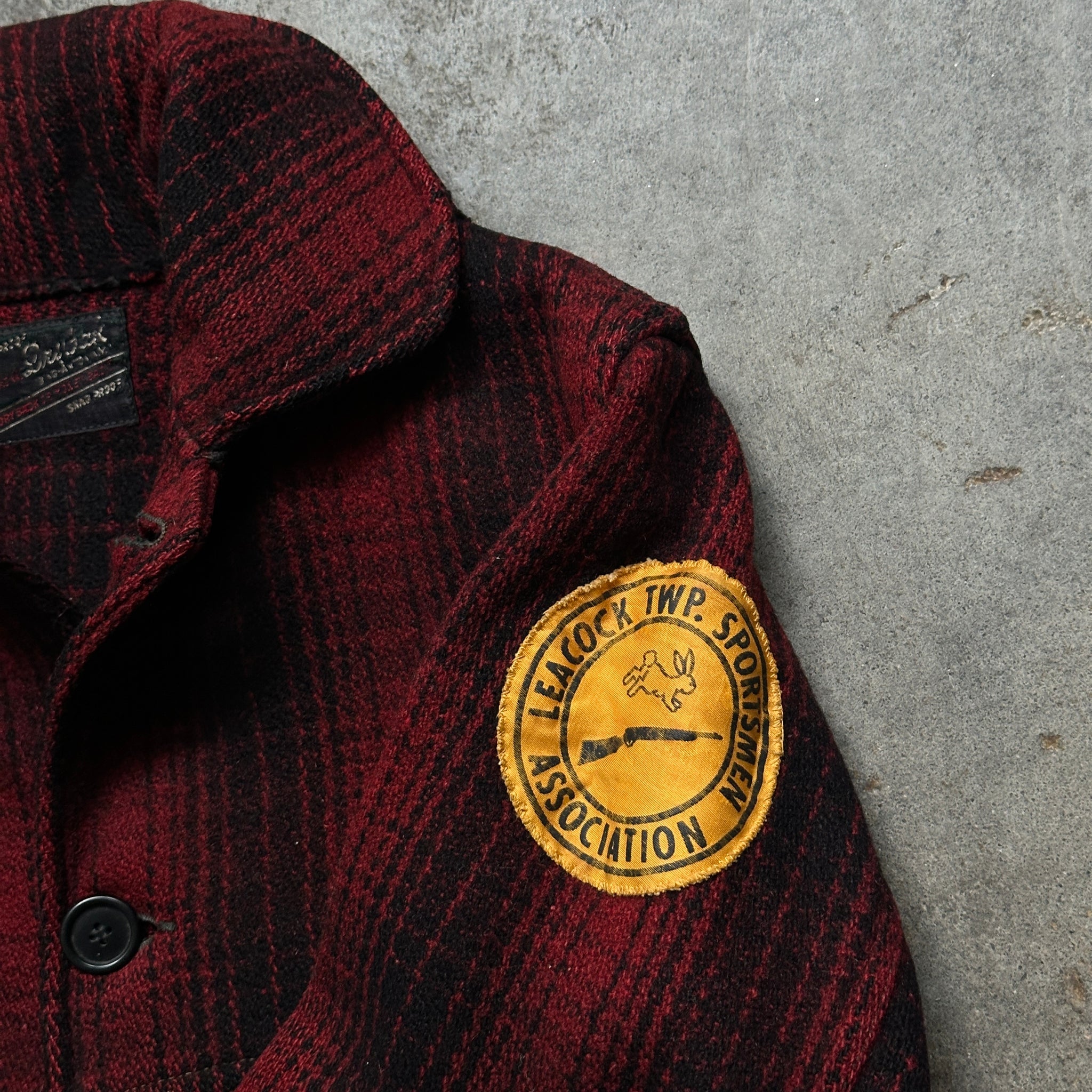 1930s Duxbak Red Plaid Shawl Collar Wool Hunting Jacket (L)