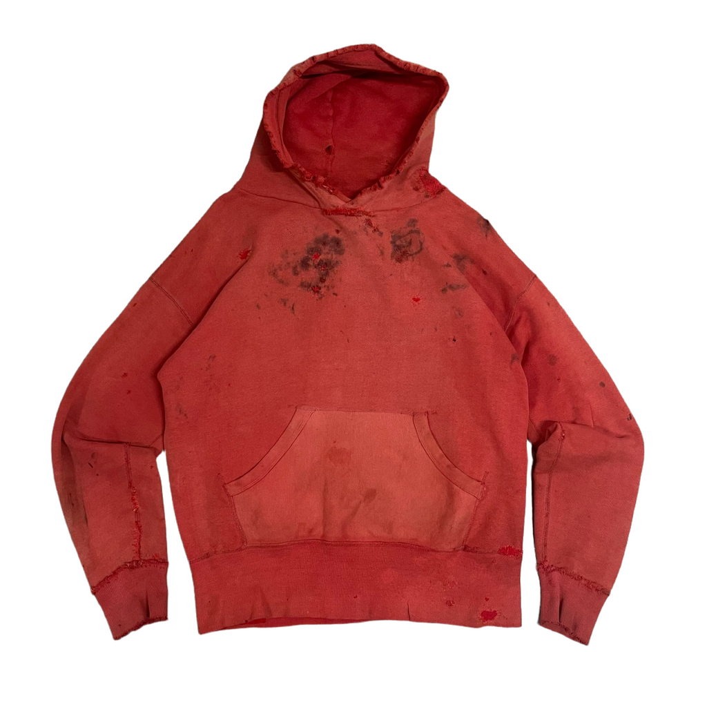 Sudadera con capucha reparada en rojo desteñido de los años 50