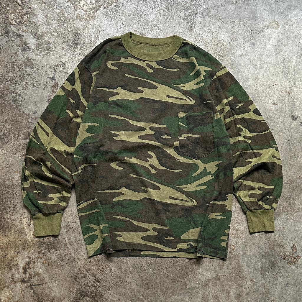 1990s Army Camo L/S Pocket Tee (L)