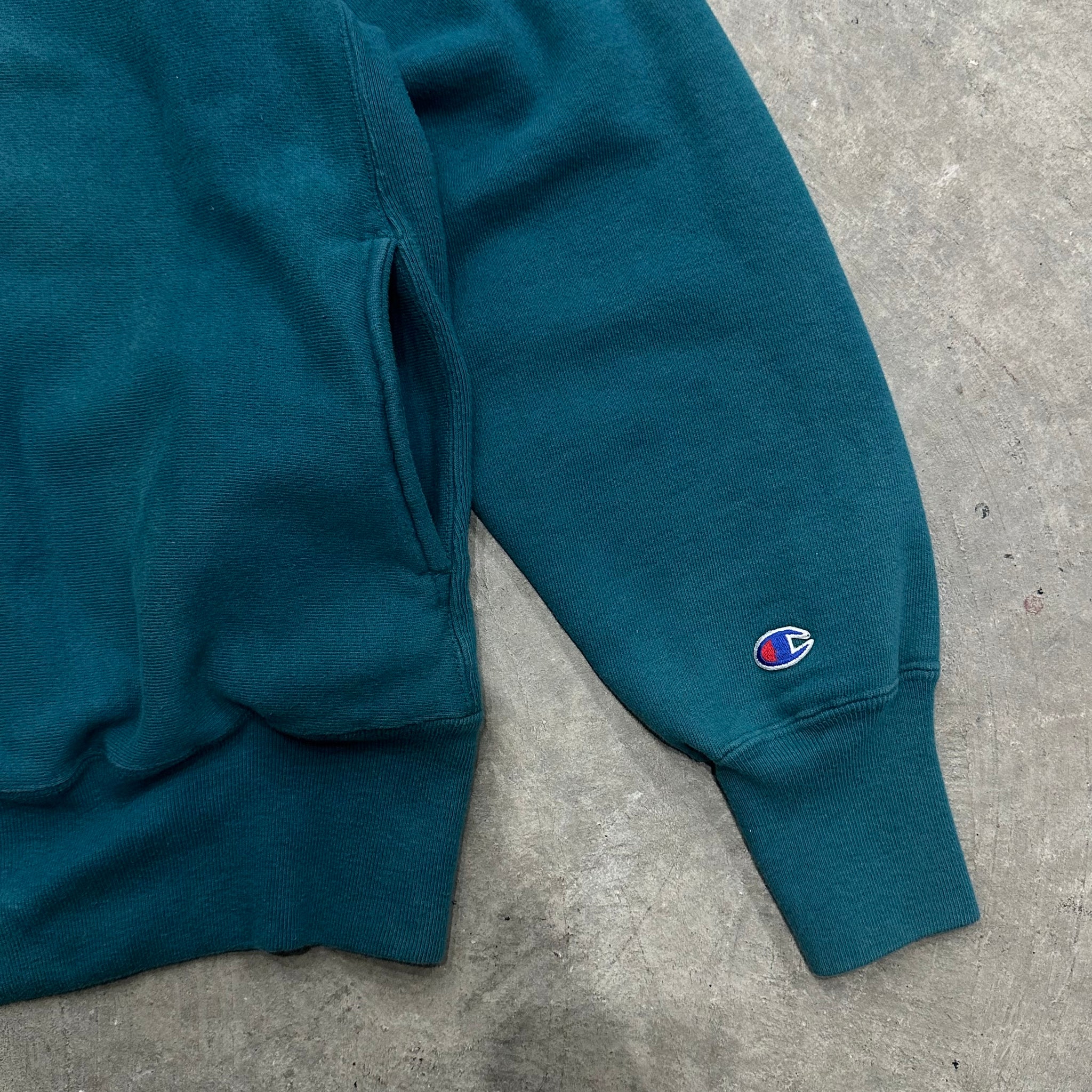 1990s Champion Reverse Weave Side Pocket Raglan Sleeve Crewneck Sweatshirt